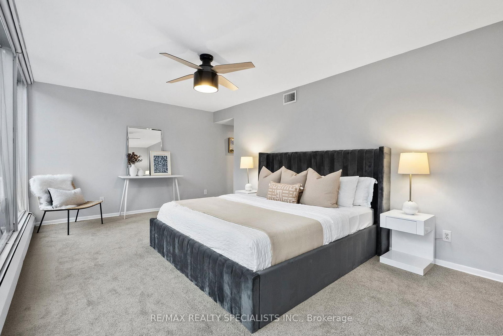 30 Wellington Street E, Unit 404 - Photo 28