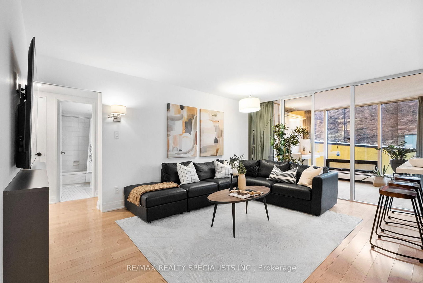 30 Wellington Street E, Unit 404 - Photo 3