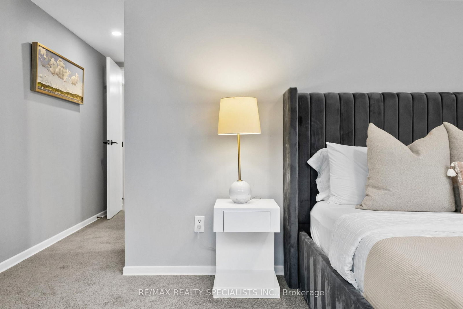 30 Wellington Street E, Unit 404 - Photo 30