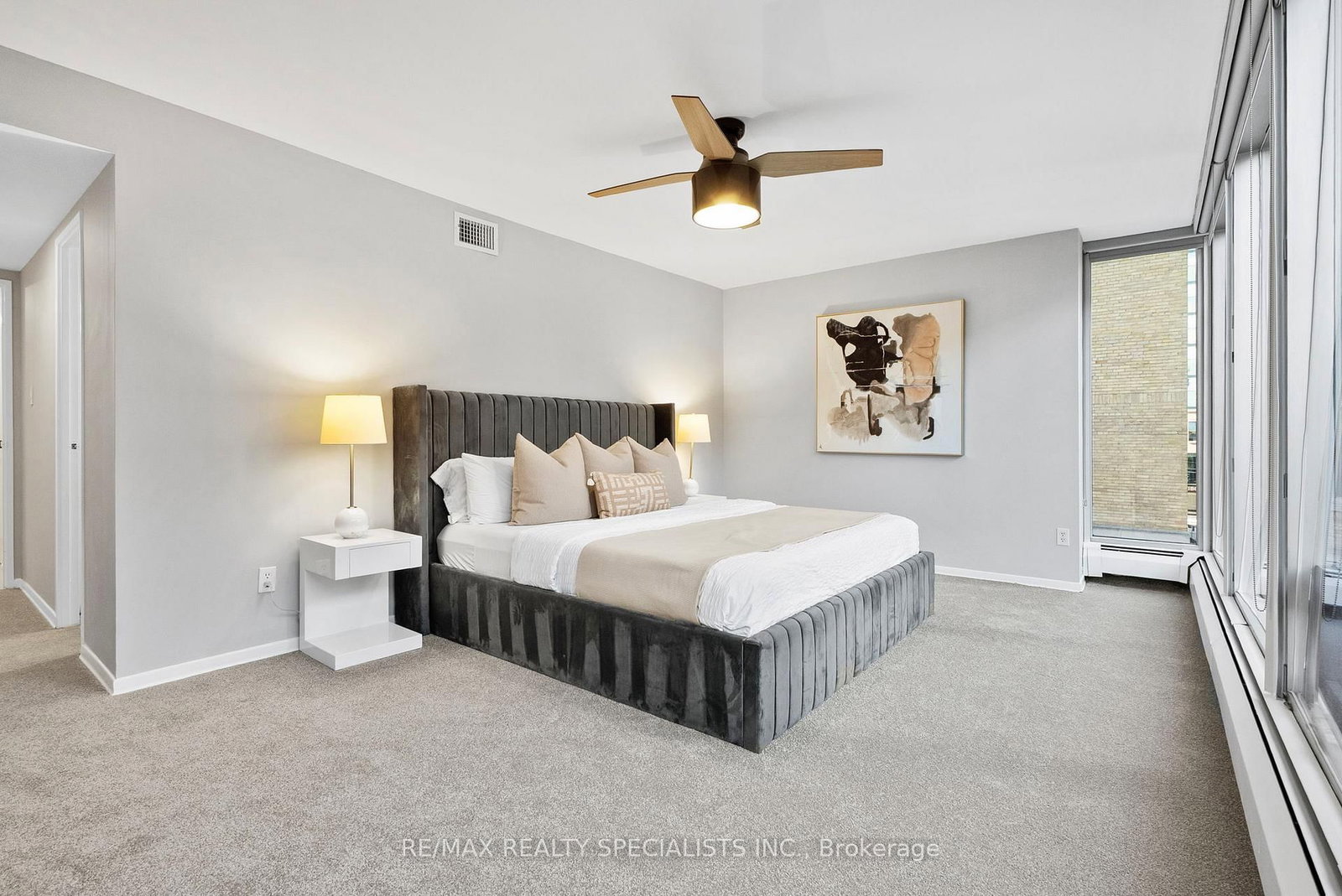 30 Wellington Street E, Unit 404 - Photo 31