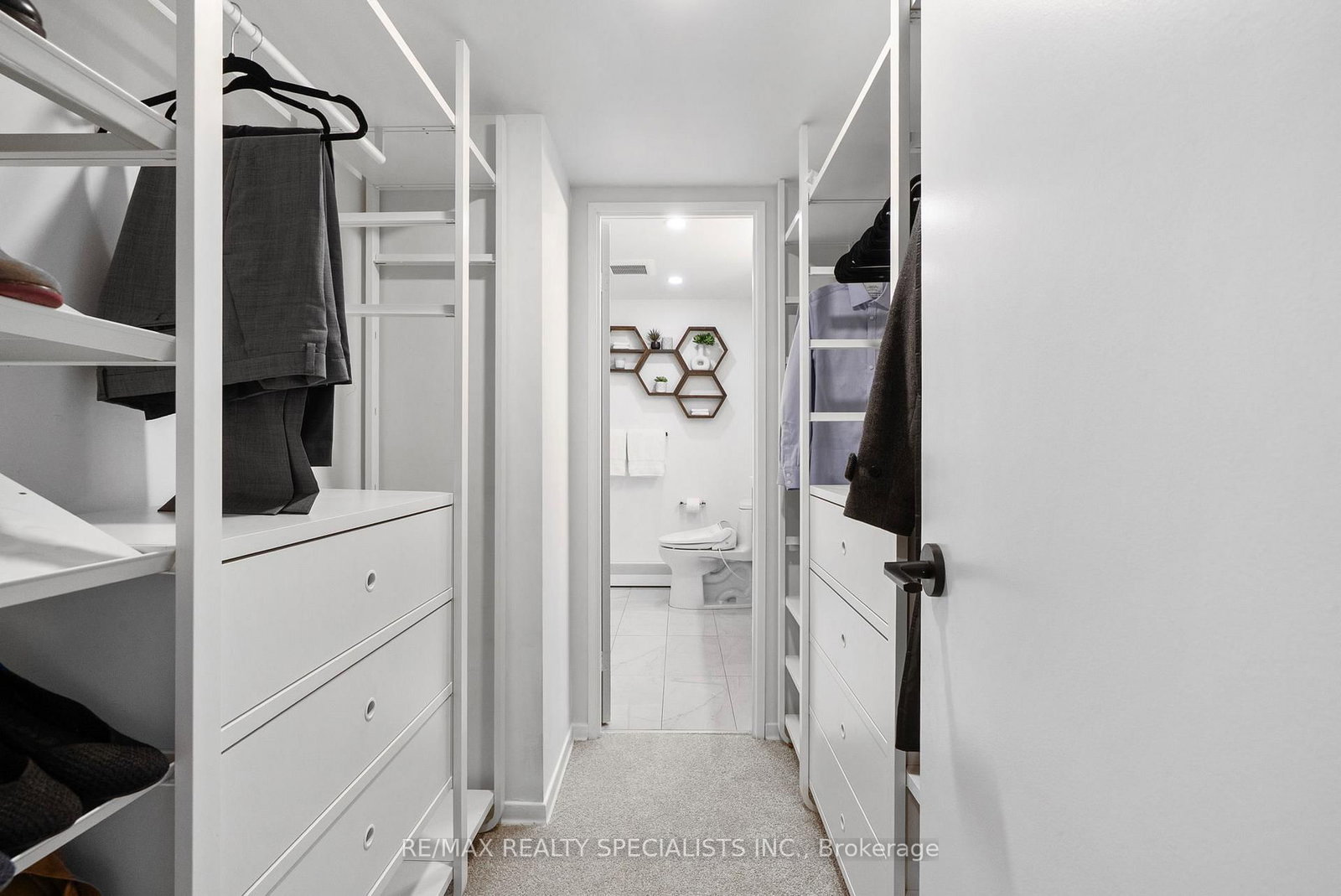 30 Wellington Street E, Unit 404 - Photo 34