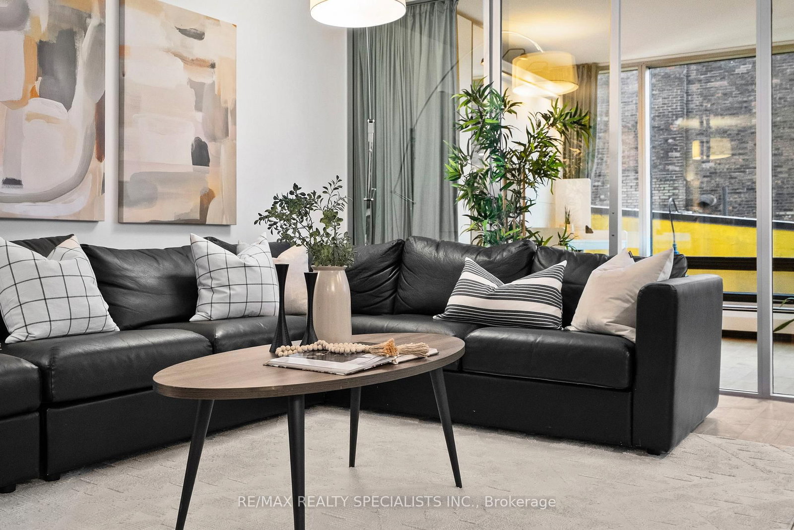 30 Wellington Street E, Unit 404 - Photo 4