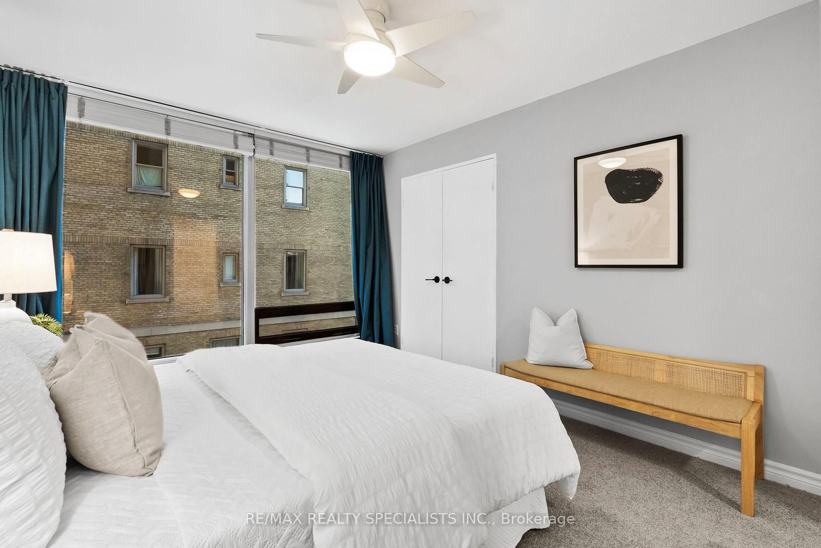 30 Wellington Street E, Unit 404 - Photo 40