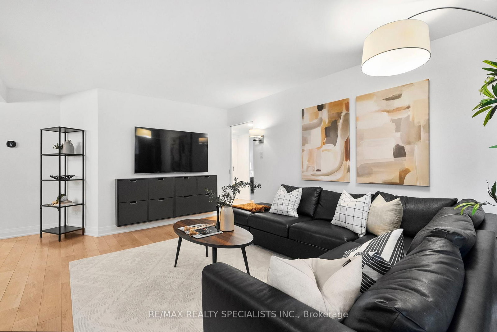 30 Wellington Street E, Unit 404 - Photo 5