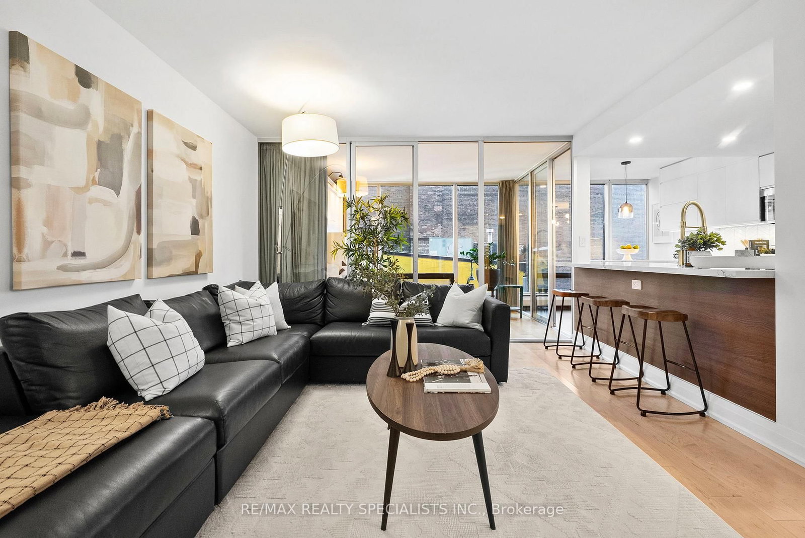 30 Wellington Street E, Unit 404 - Photo 7