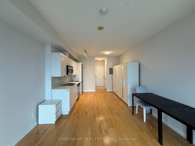 1228 - 111 Elizabeth Street