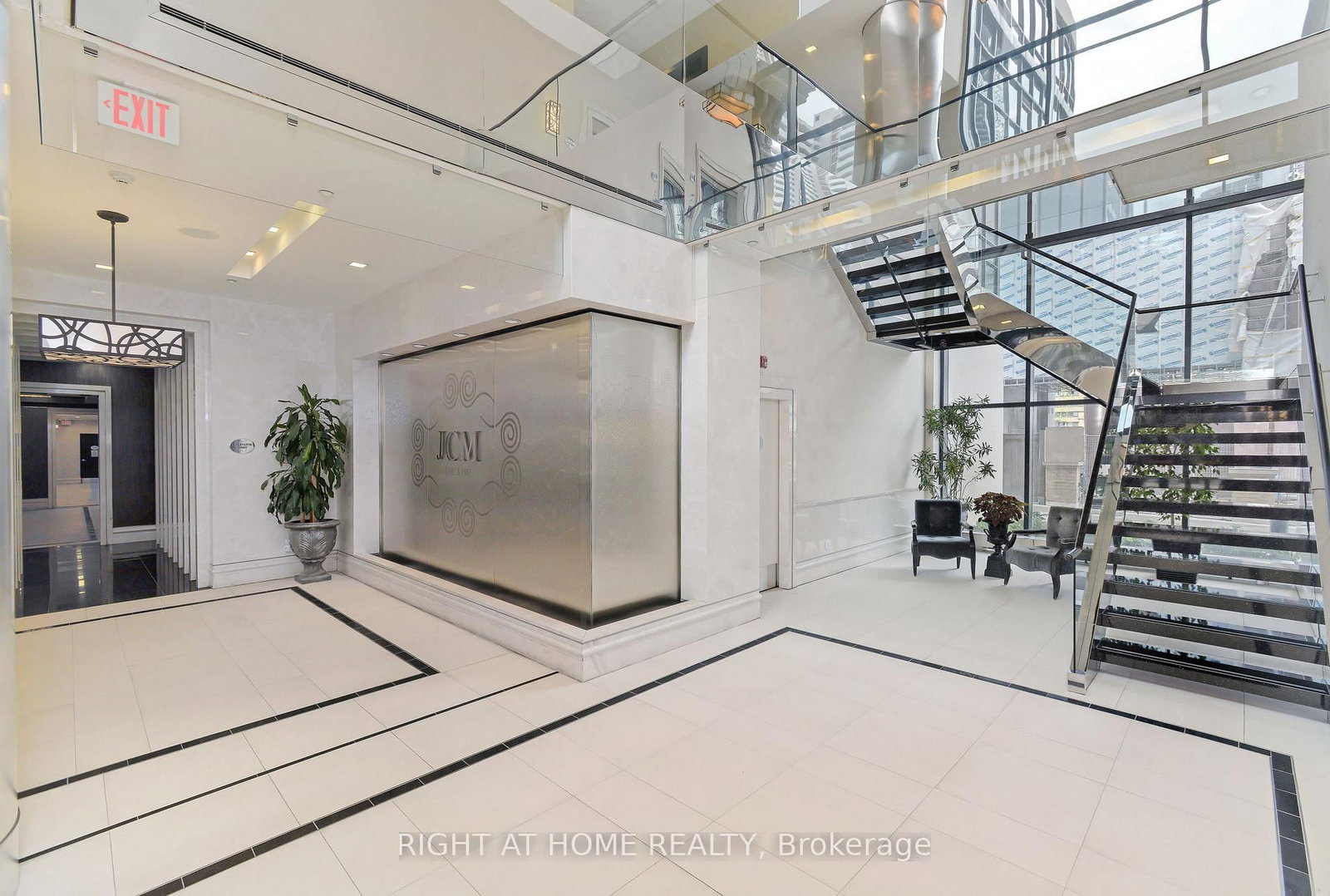 28 Linden Street • #1405 • Toronto, ON photo 12