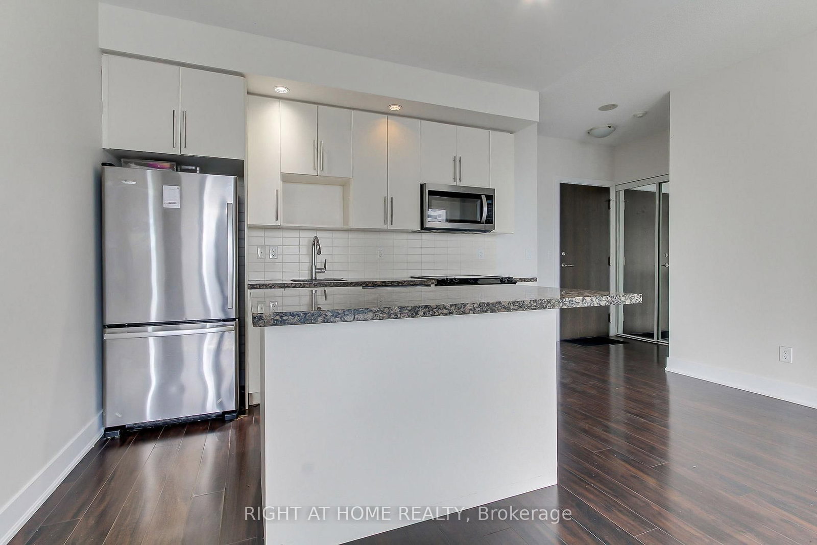 28 Linden Street • #1405 • Toronto, ON photo 16