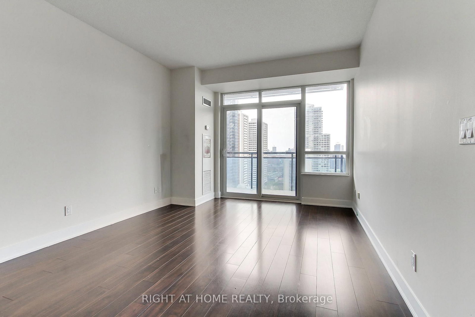 28 Linden Street • #1405 • Toronto, ON photo 21