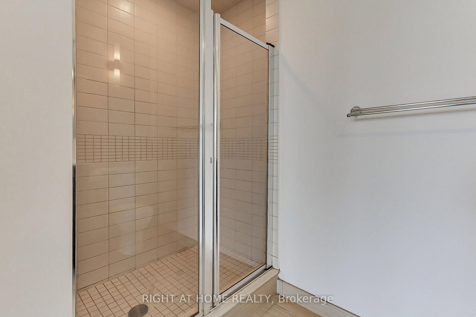 28 Linden Street • #1405 • Toronto, ON photo 29