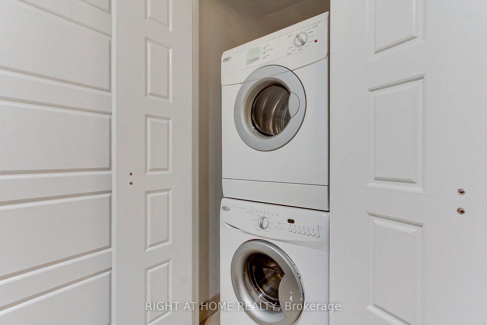 28 Linden Street • #1405 • Toronto, ON photo 30