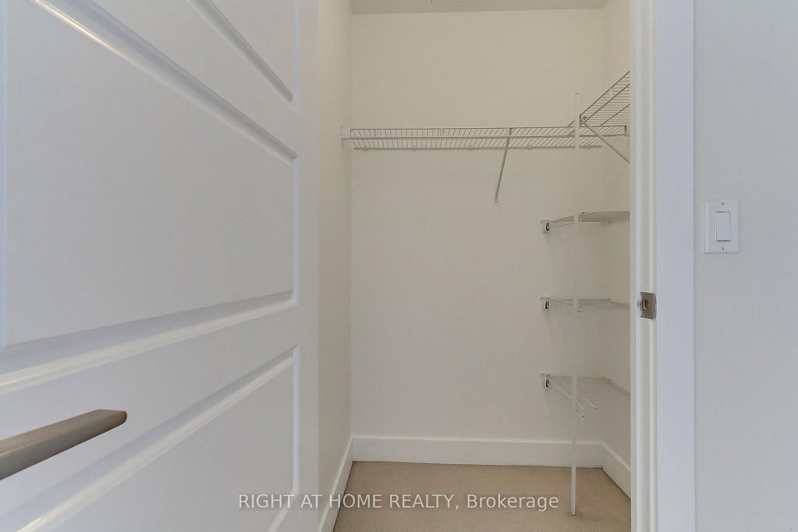 28 Linden Street • #1405 • Toronto, ON photo 31