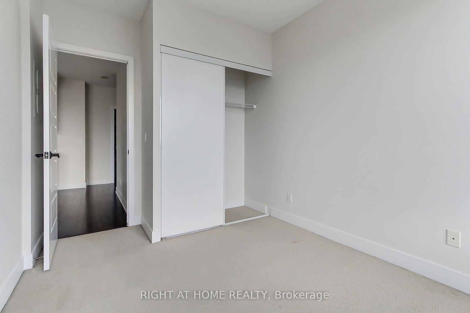 28 Linden Street • #1405 • Toronto, ON photo 33