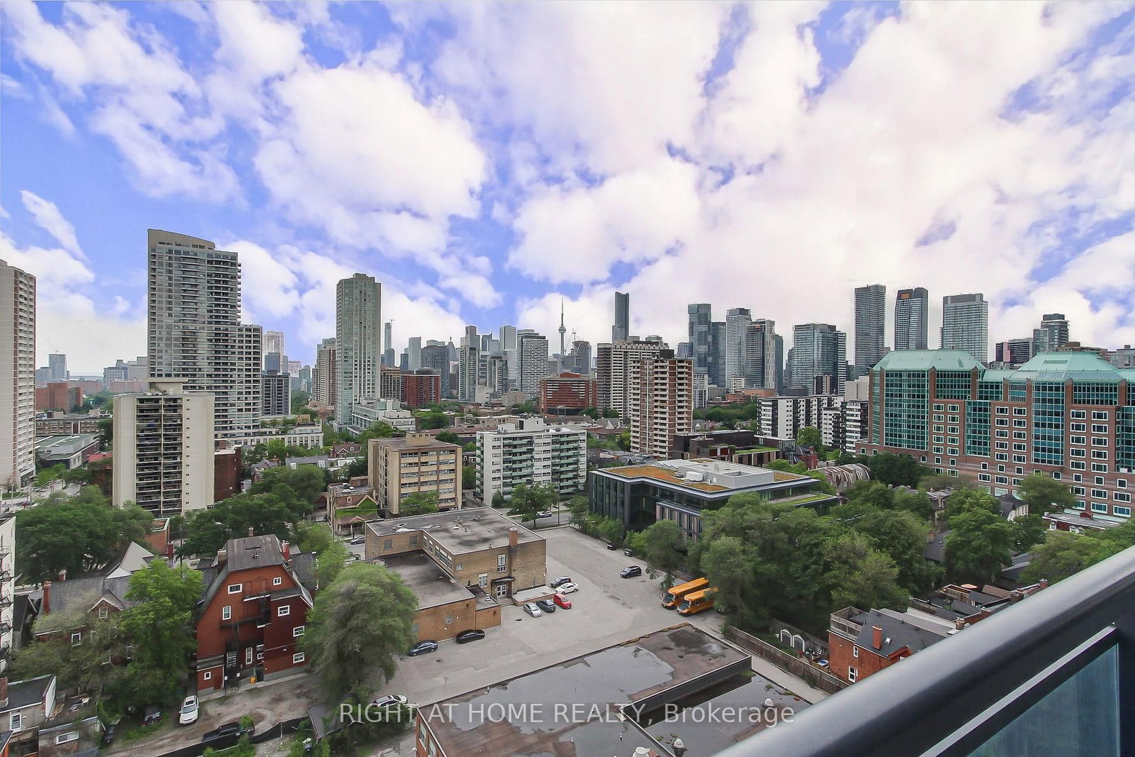 28 Linden Street • #1405 • Toronto, ON photo 35