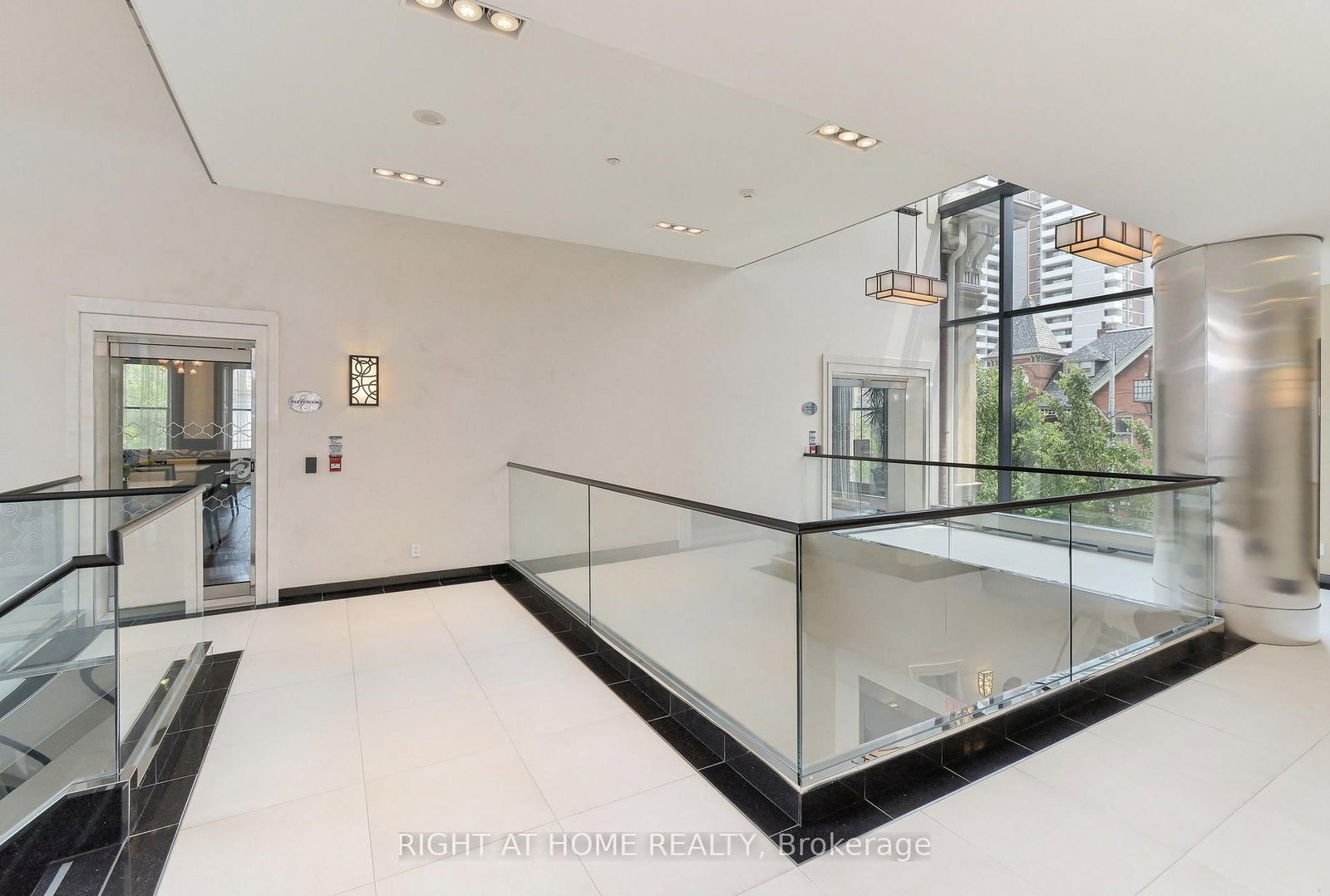 28 Linden Street • #1405 • Toronto, ON photo 46