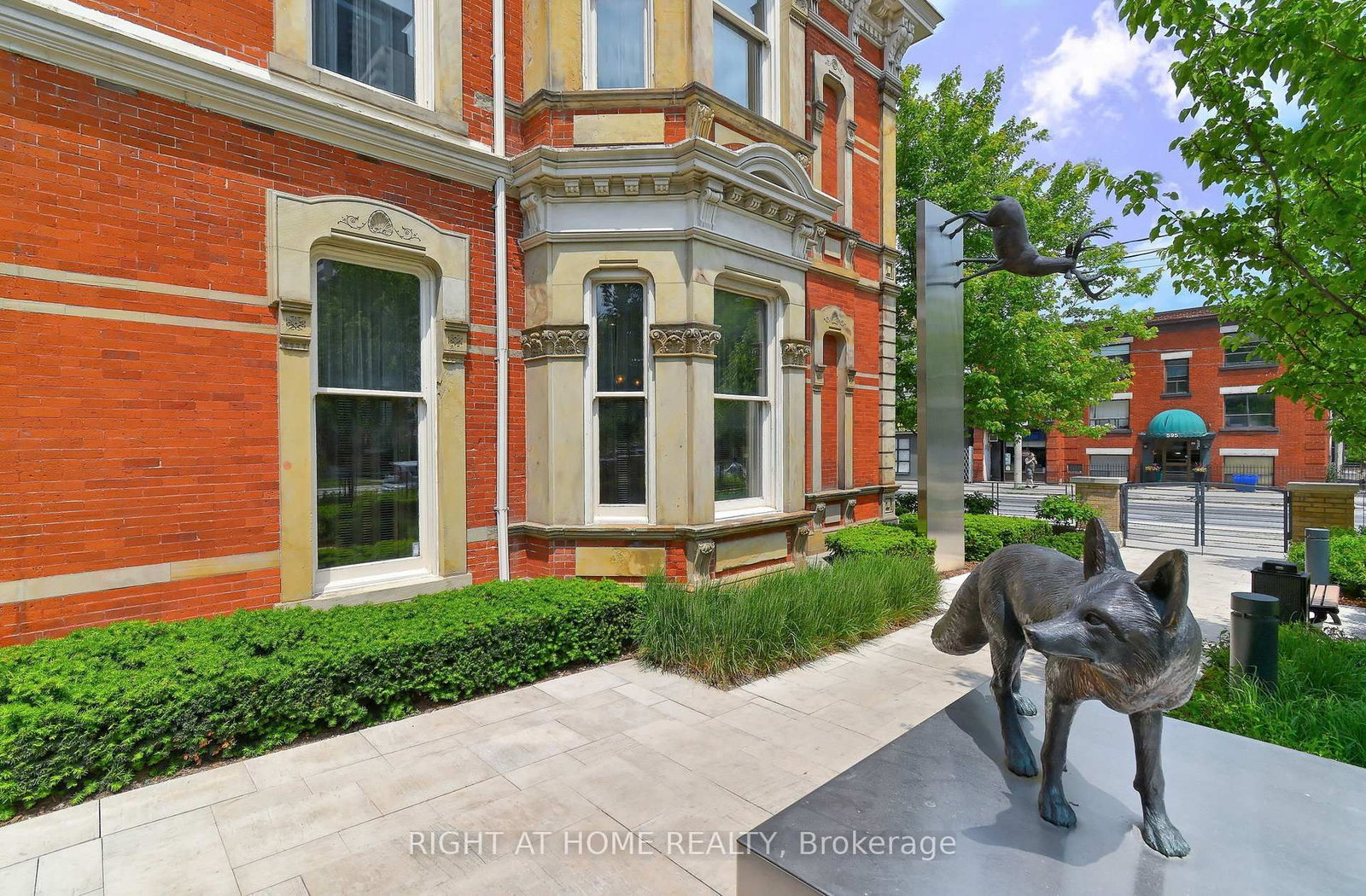 28 Linden Street • #1405 • Toronto, ON photo 6