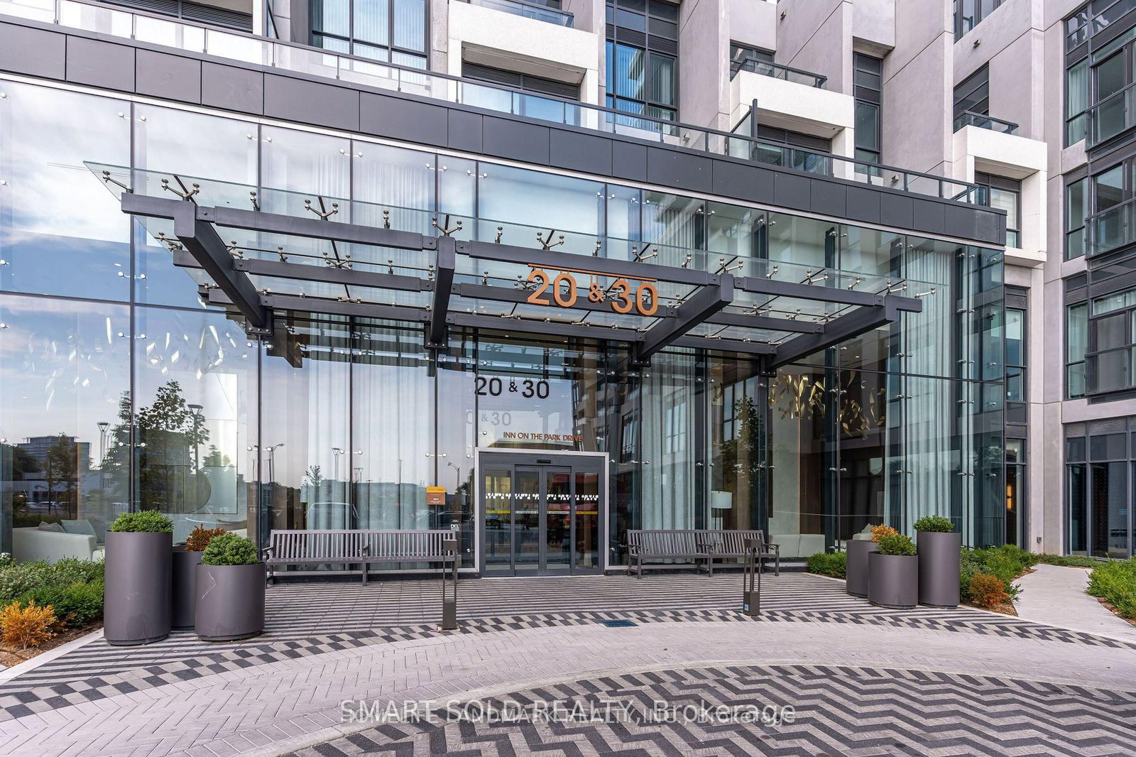 30 Inn On The Park Drive, Unit 3011 - Photo 2