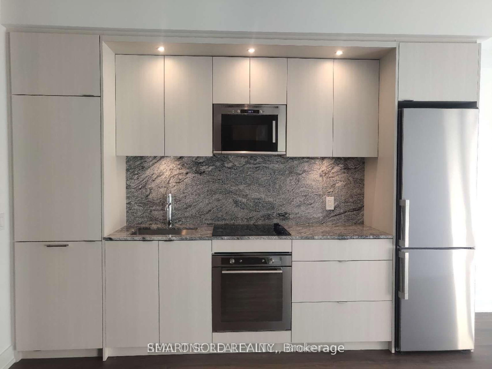 30 Inn On The Park Drive, Unit 3011 - Photo 4