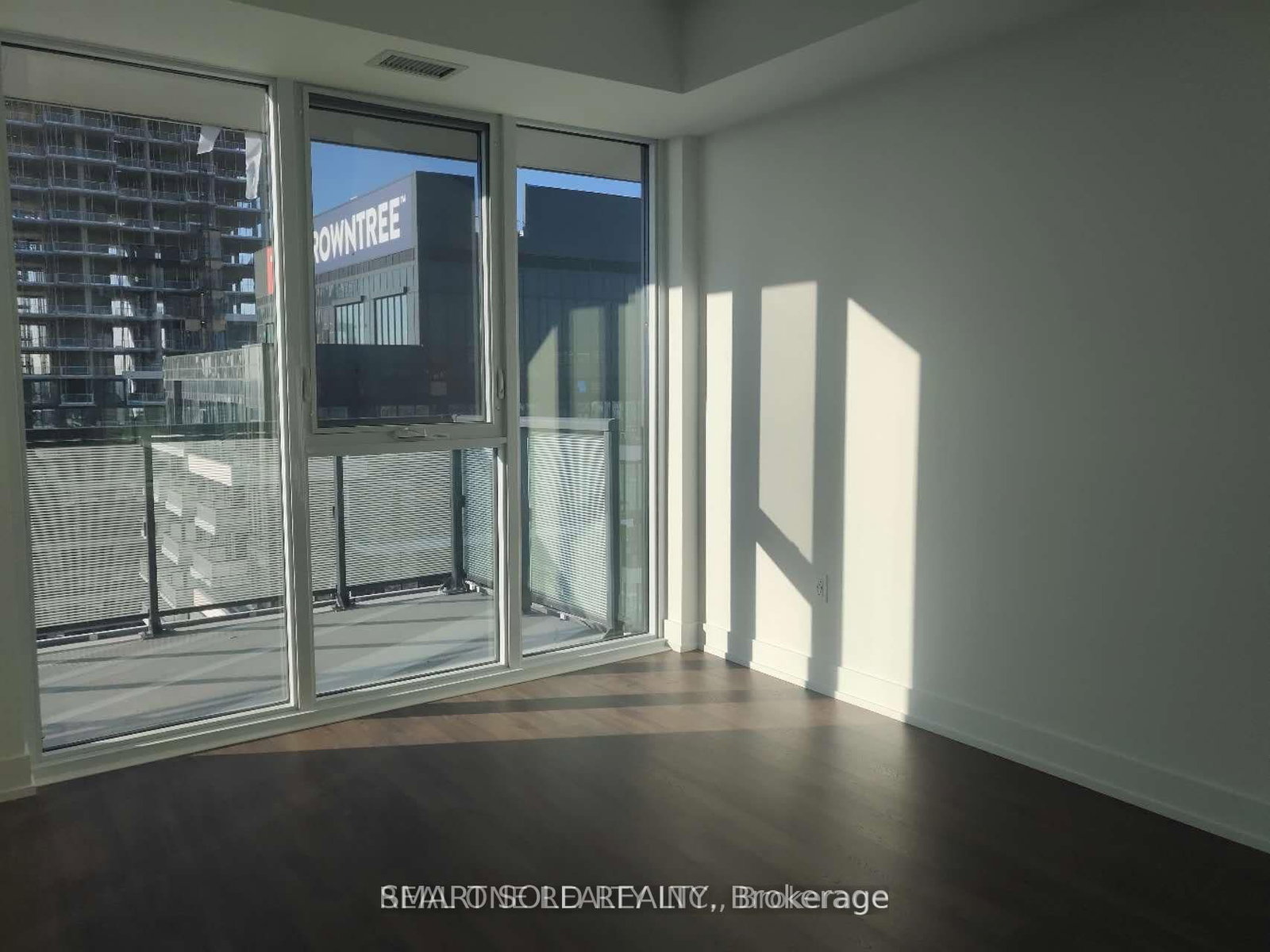 30 Inn On The Park Drive, Unit 3011 - Photo 8