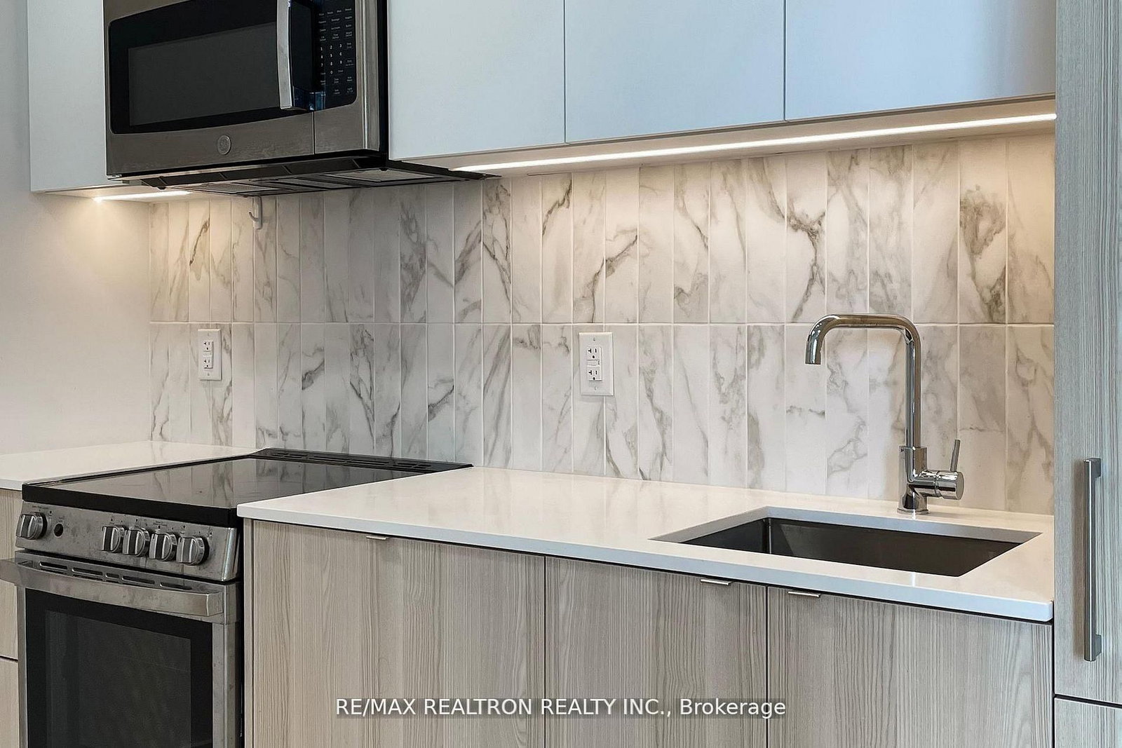 500 Dupont Street, Unit 301 - Photo 23