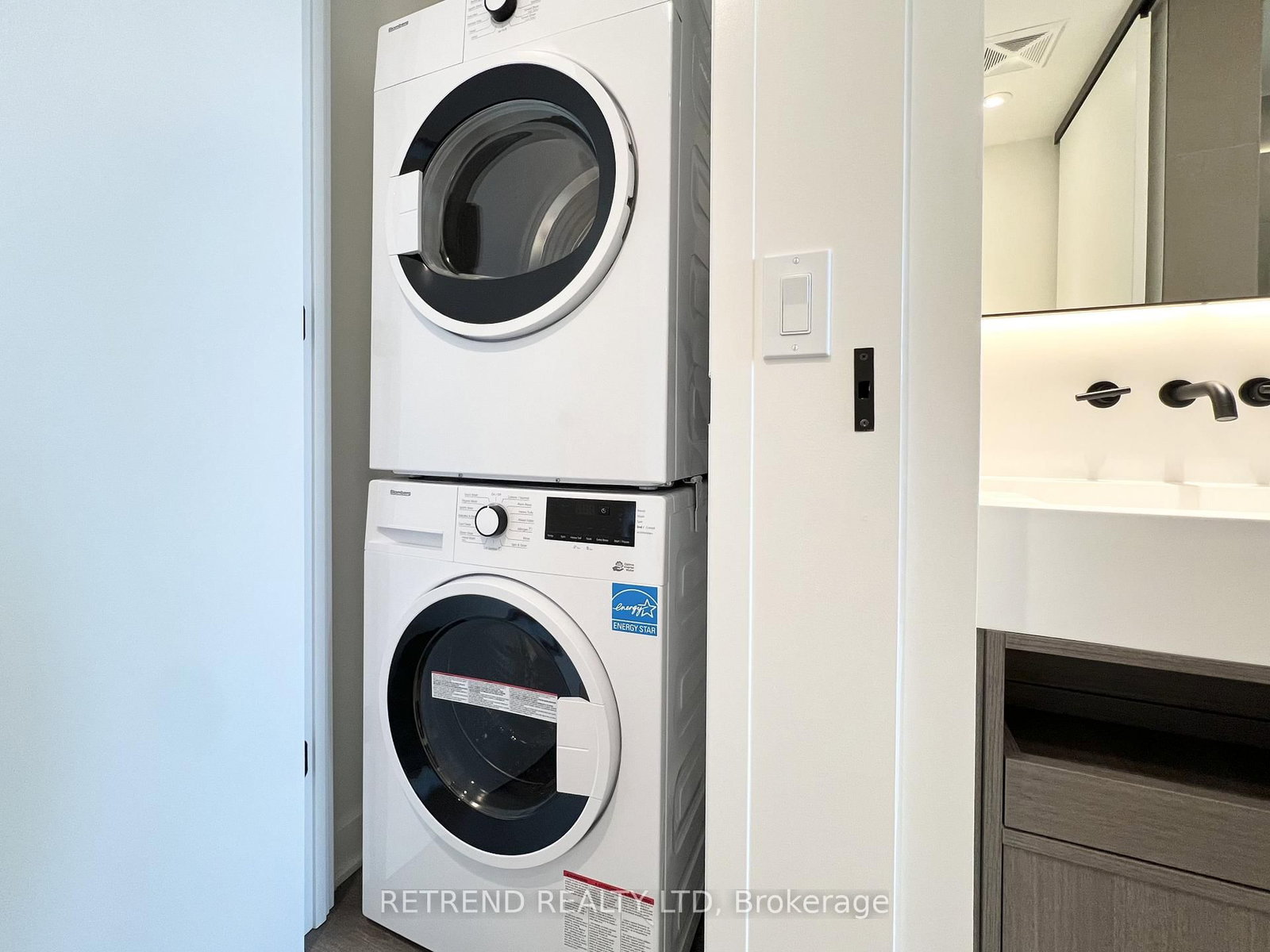 55 Charles Street E, Unit 2601 - Photo 16