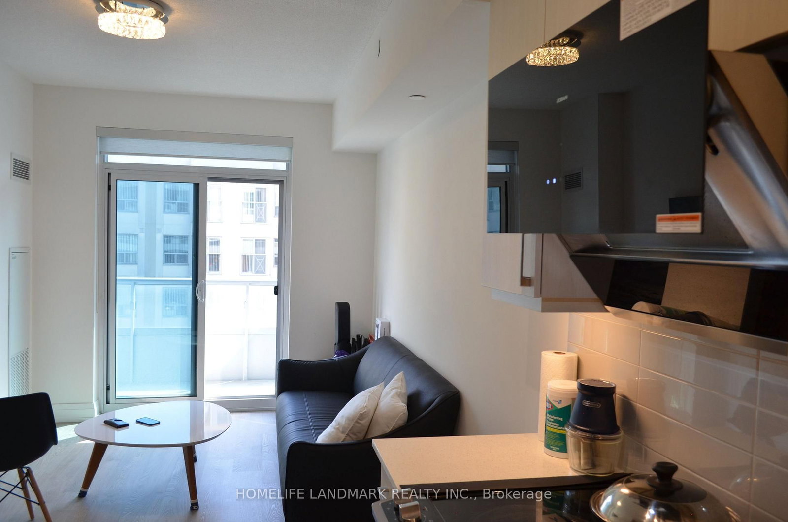 591 Sheppard Avenue E, Unit 808 - Photo 4