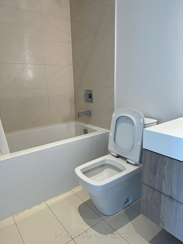 3405 - 1 Yorkville Avenue