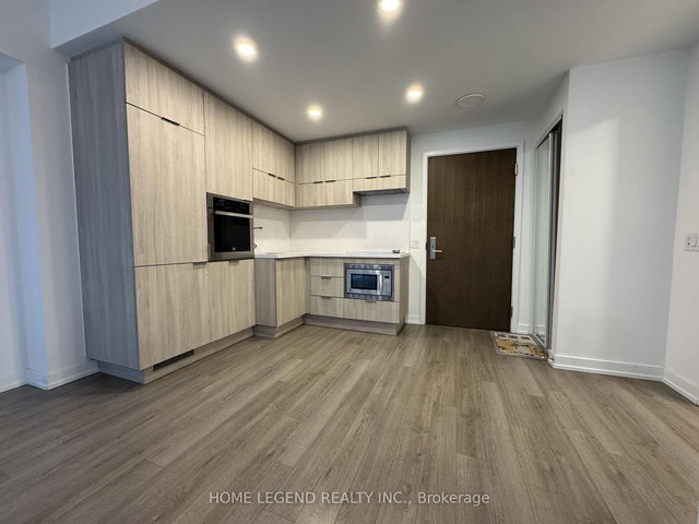 706 - 39 Roehampton Avenue