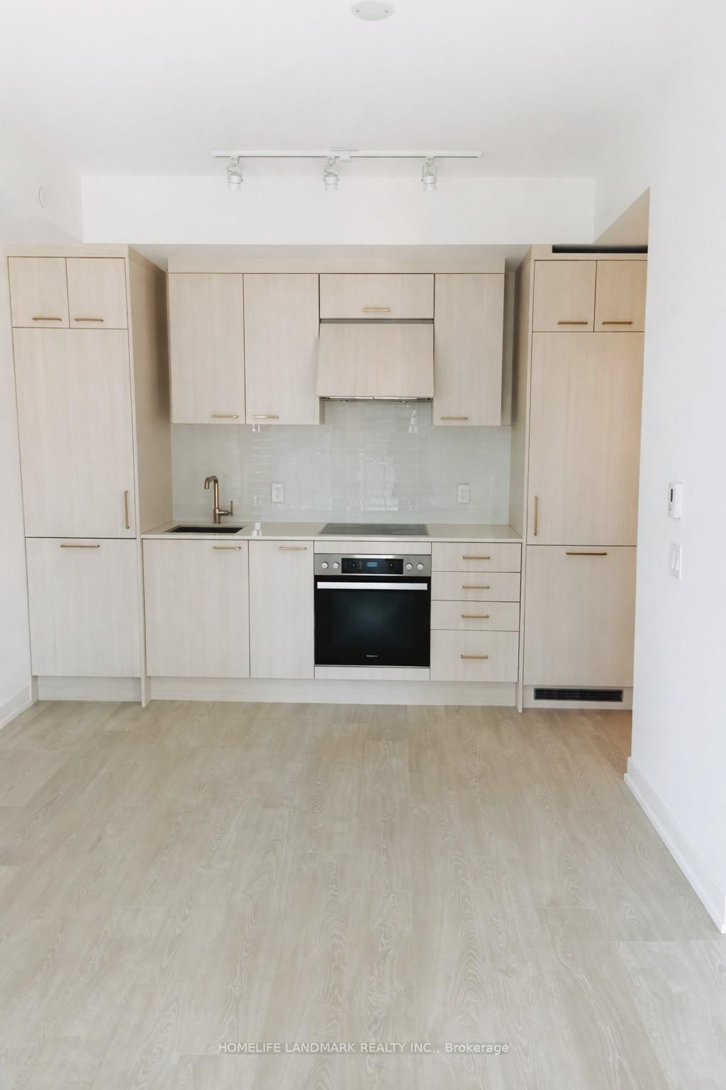 634 CHURCH Street W, Unit 1806