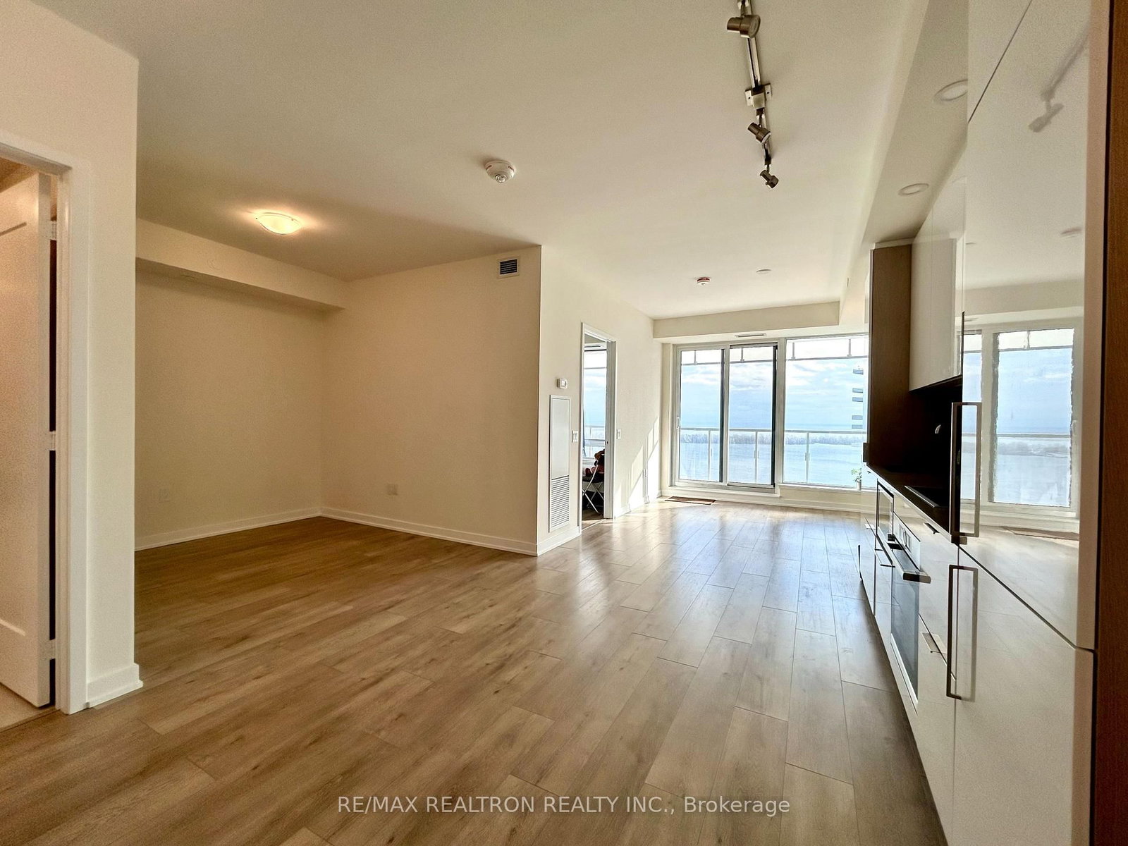 28 Freeland Street, Unit 2801 - Photo 3