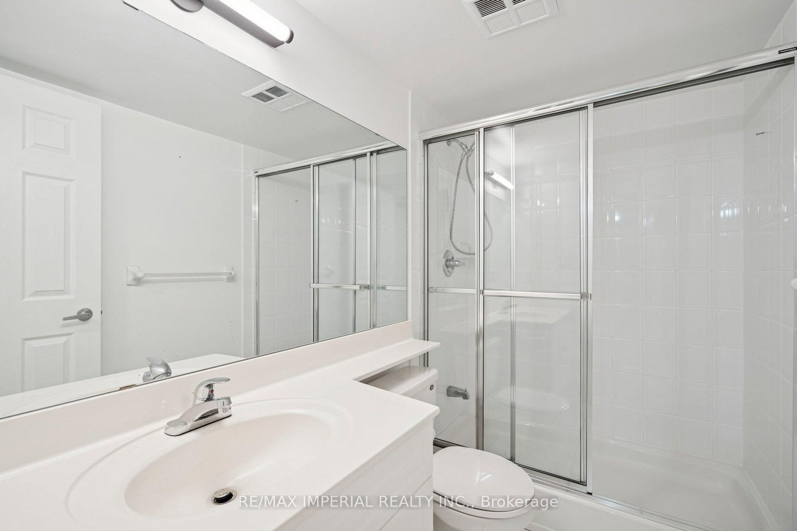 19 Barberry Place, Unit 307 - Photo 8