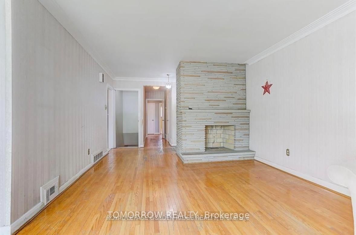 Detached House for lease at 19 Morewood Crescent, Toronto, Ontario, M2K 1L8 - Bayview Village - MLS: C12993970