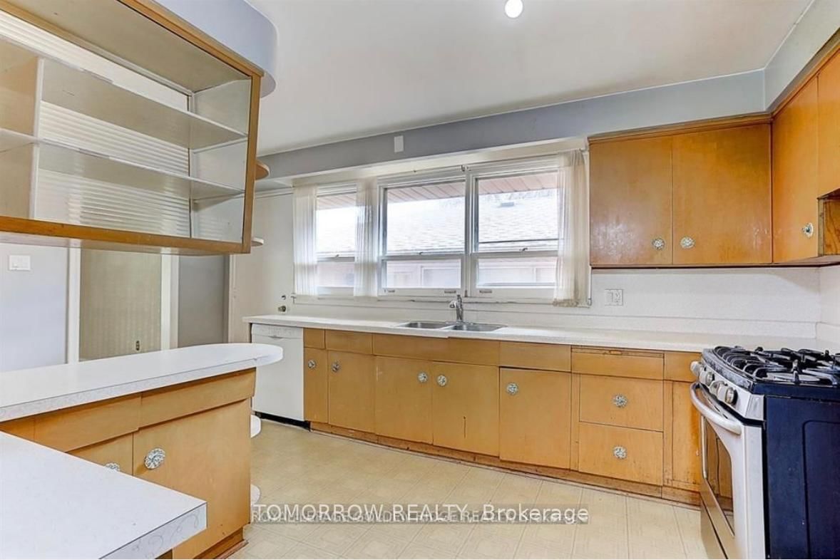 Detached House for lease at 19 Morewood Crescent, Toronto, Ontario, M2K 1L8 - Bayview Village - MLS: C12993970