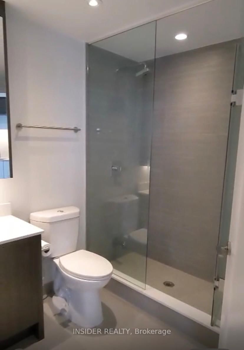 1 Edgewater Drive, Unit PH08 - Photo 17