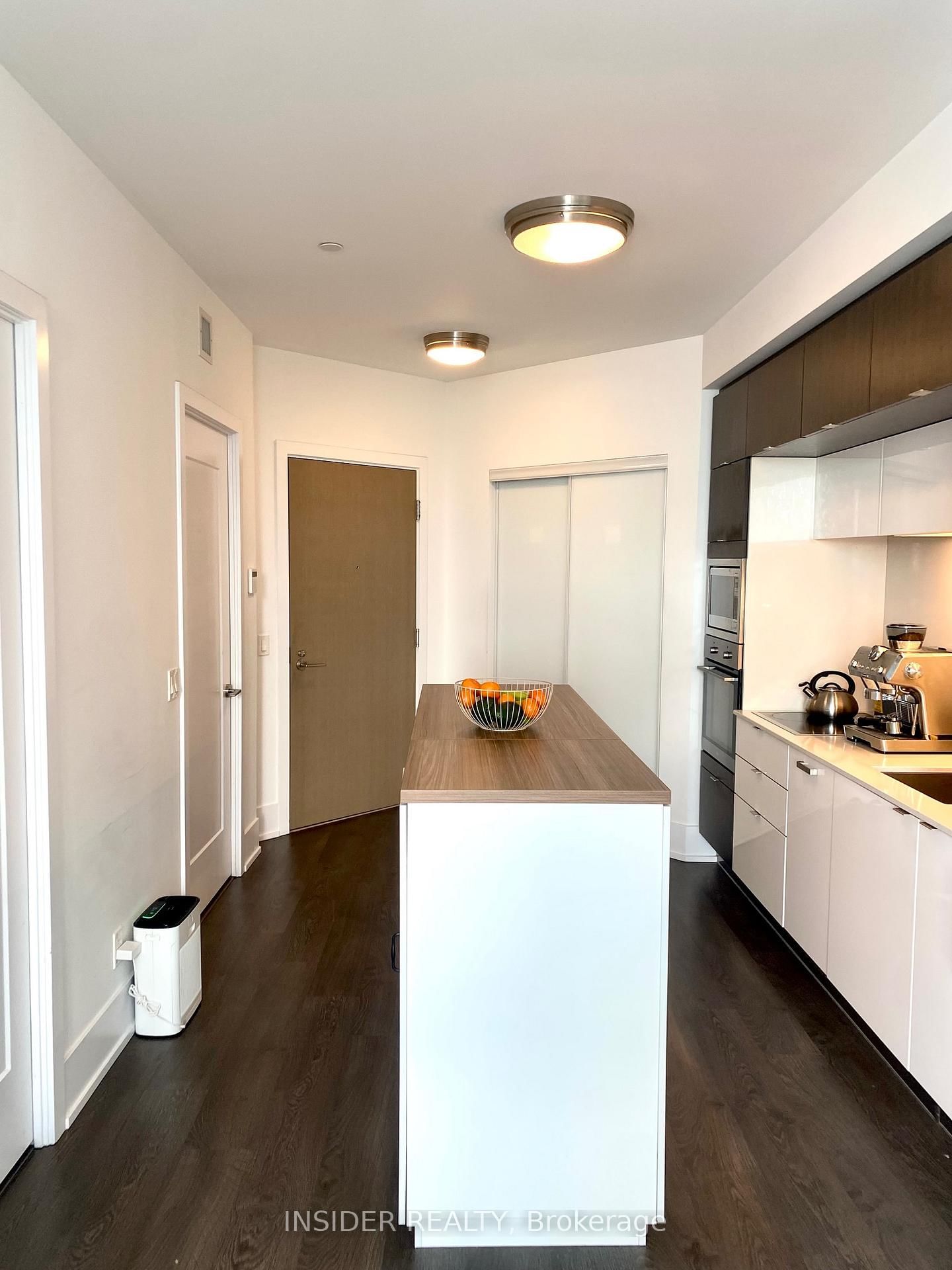 1 Edgewater Drive, Unit PH08 - Photo 8