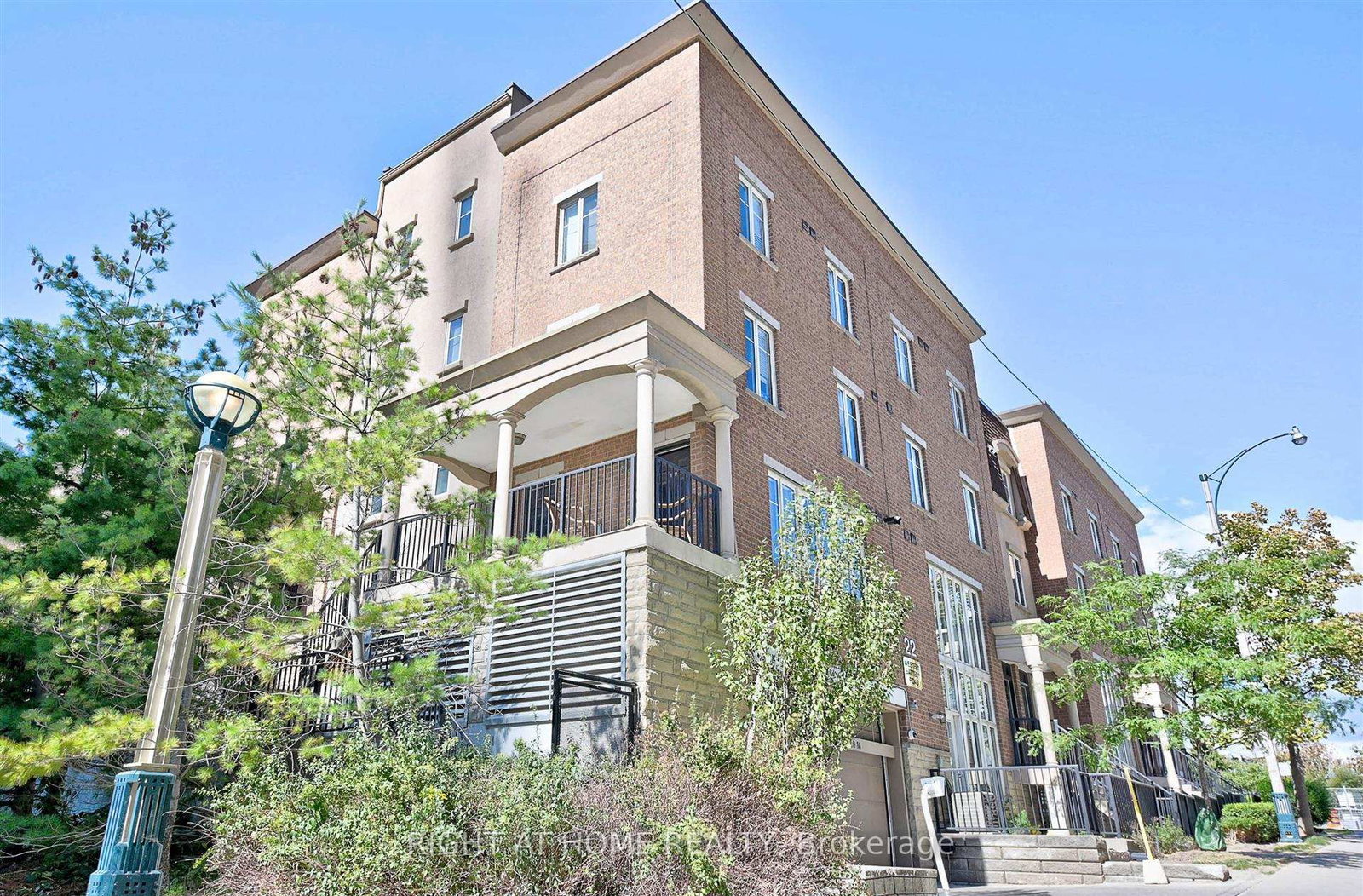 22 Western Battery Road, Unit 109