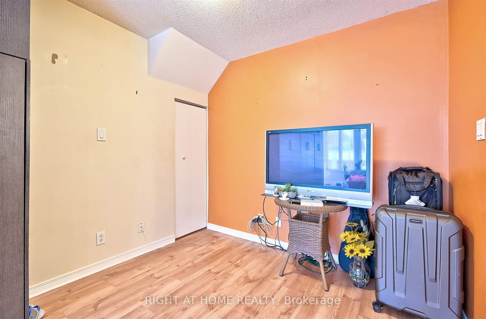 22 Western Battery Road, Unit 109 - Photo 10