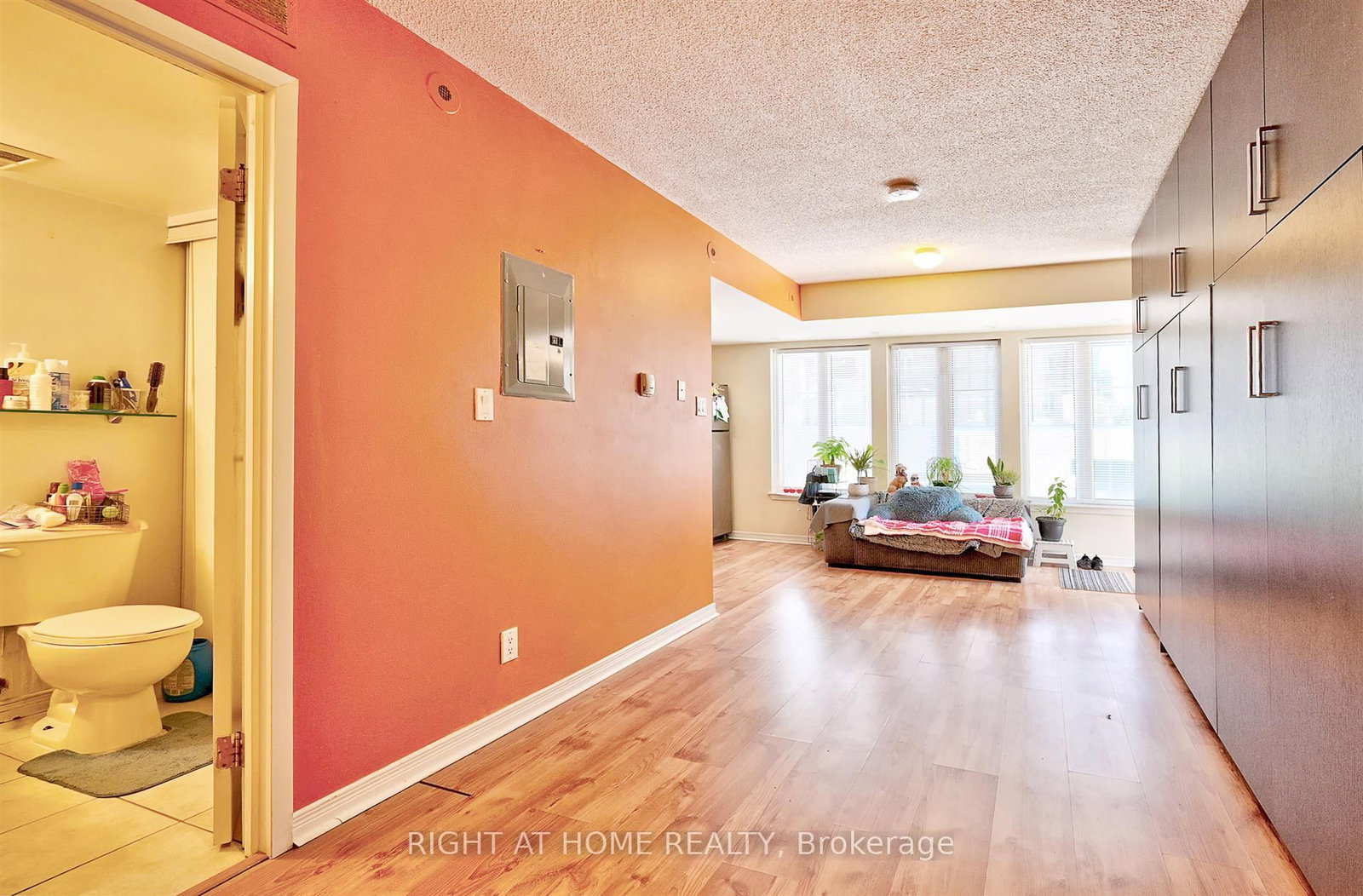 22 Western Battery Road, Unit 109 - Photo 8