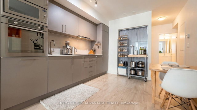 724E - 576 Front Street W