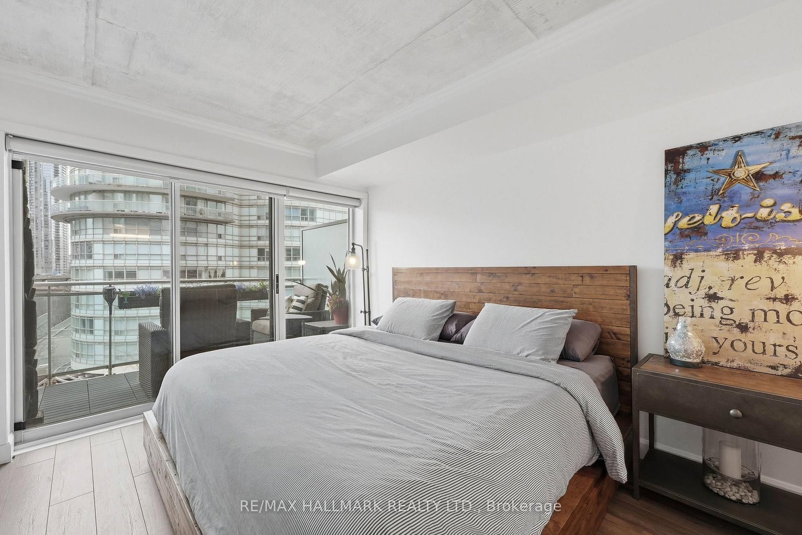 Condo for sale at 705-600 Queens Quay, Toronto, Ontario, M5V 3M3 - Waterfront Communities C1 - MLS: C12994352