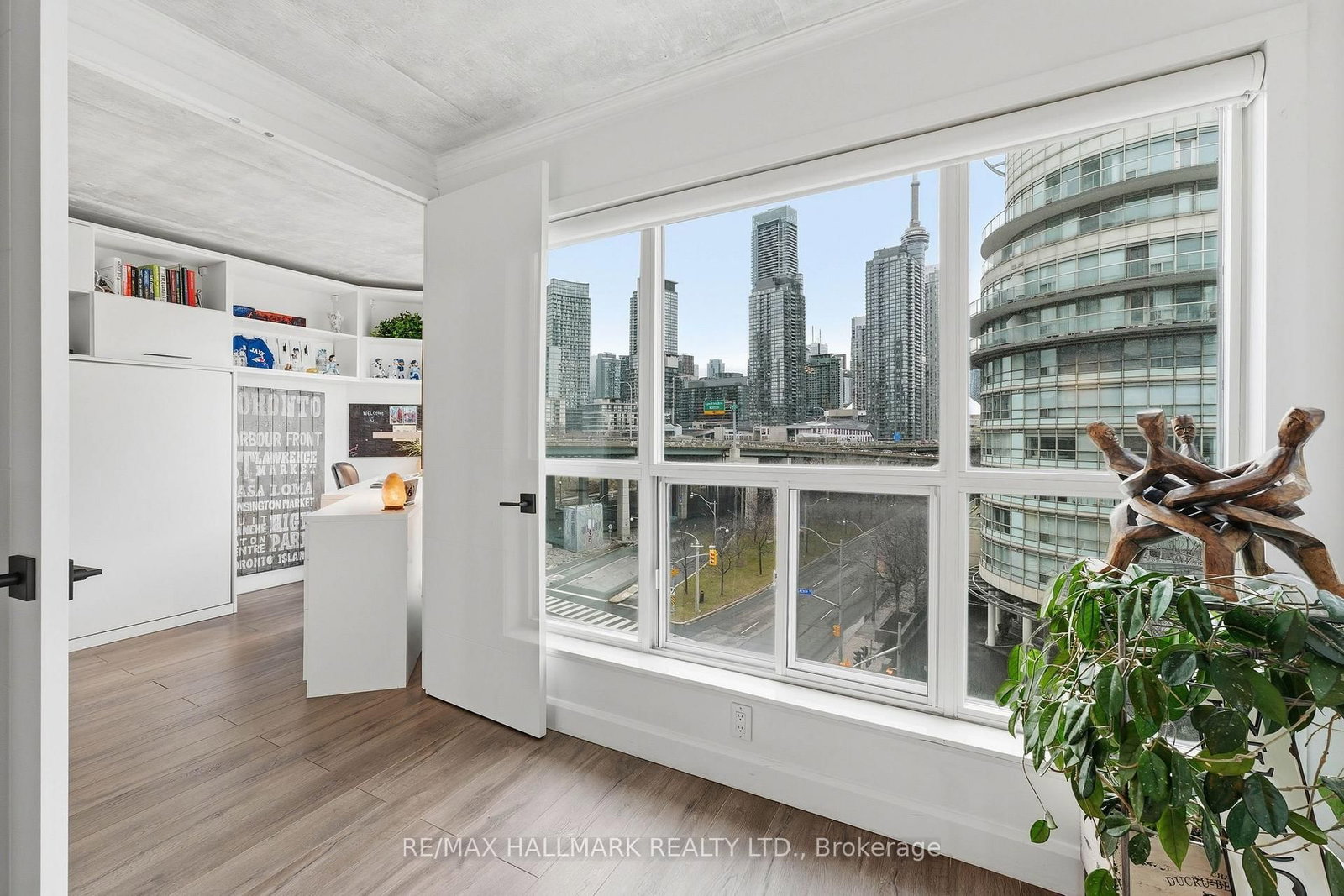 Condo for sale at 705-600 Queens Quay, Toronto, Ontario, M5V 3M3 - Waterfront Communities C1 - MLS: C12994352
