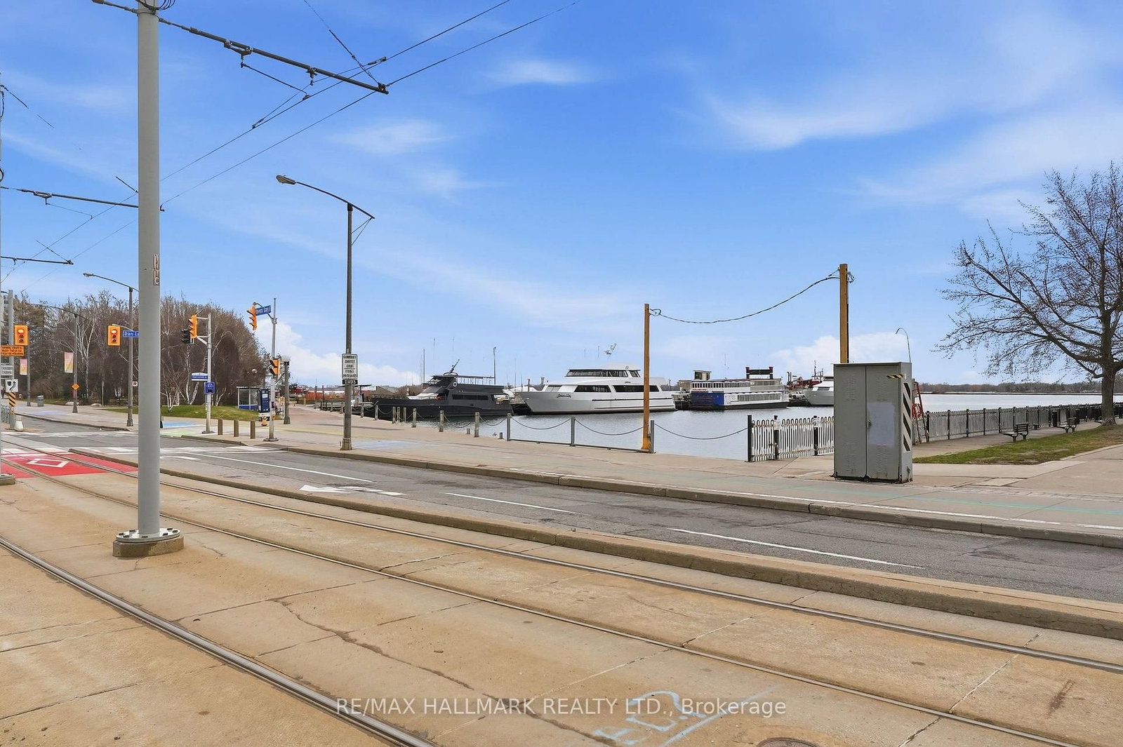 Condo for sale at 705-600 Queens Quay, Toronto, Ontario, M5V 3M3 - Waterfront Communities C1 - MLS: C12994352