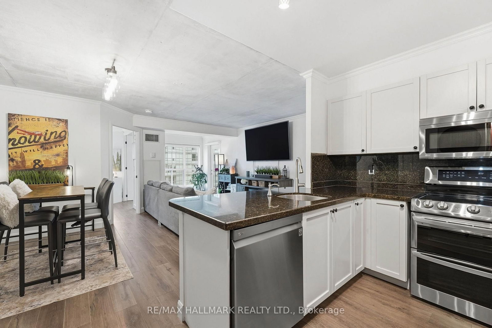 Condo for sale at 705-600 Queens Quay, Toronto, Ontario, M5V 3M3 - Waterfront Communities C1 - MLS: C12994352