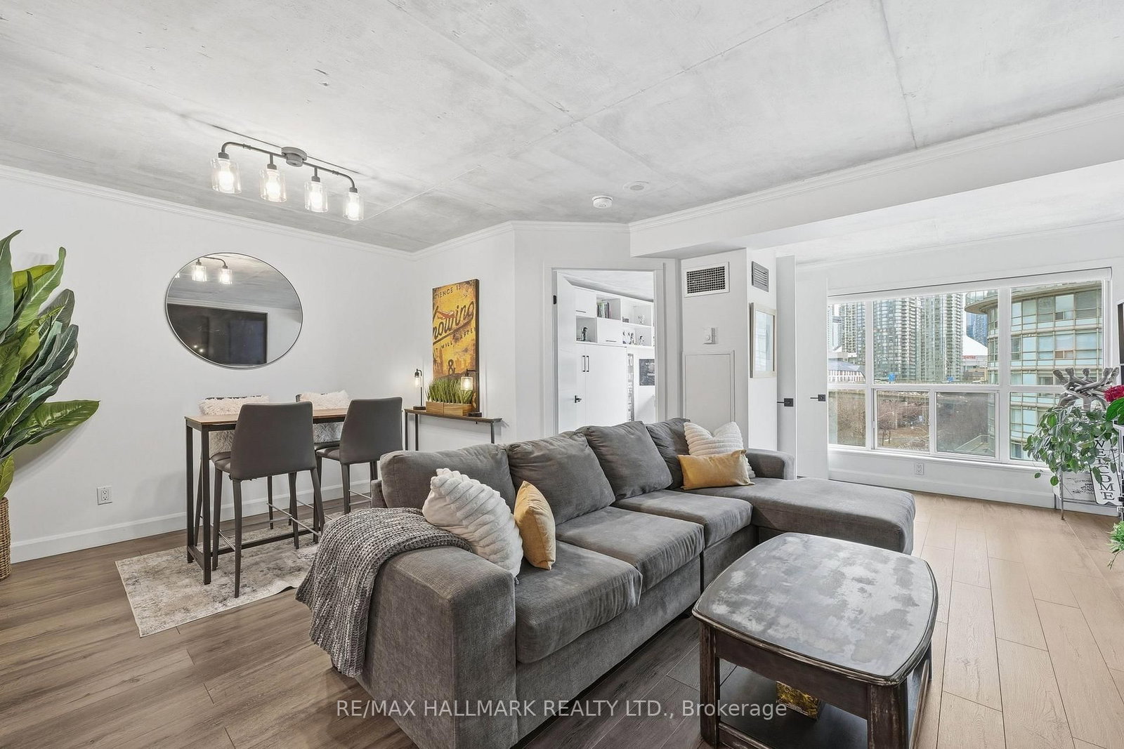 Condo for sale at 705-600 Queens Quay, Toronto, Ontario, M5V 3M3 - Waterfront Communities C1 - MLS: C12994352