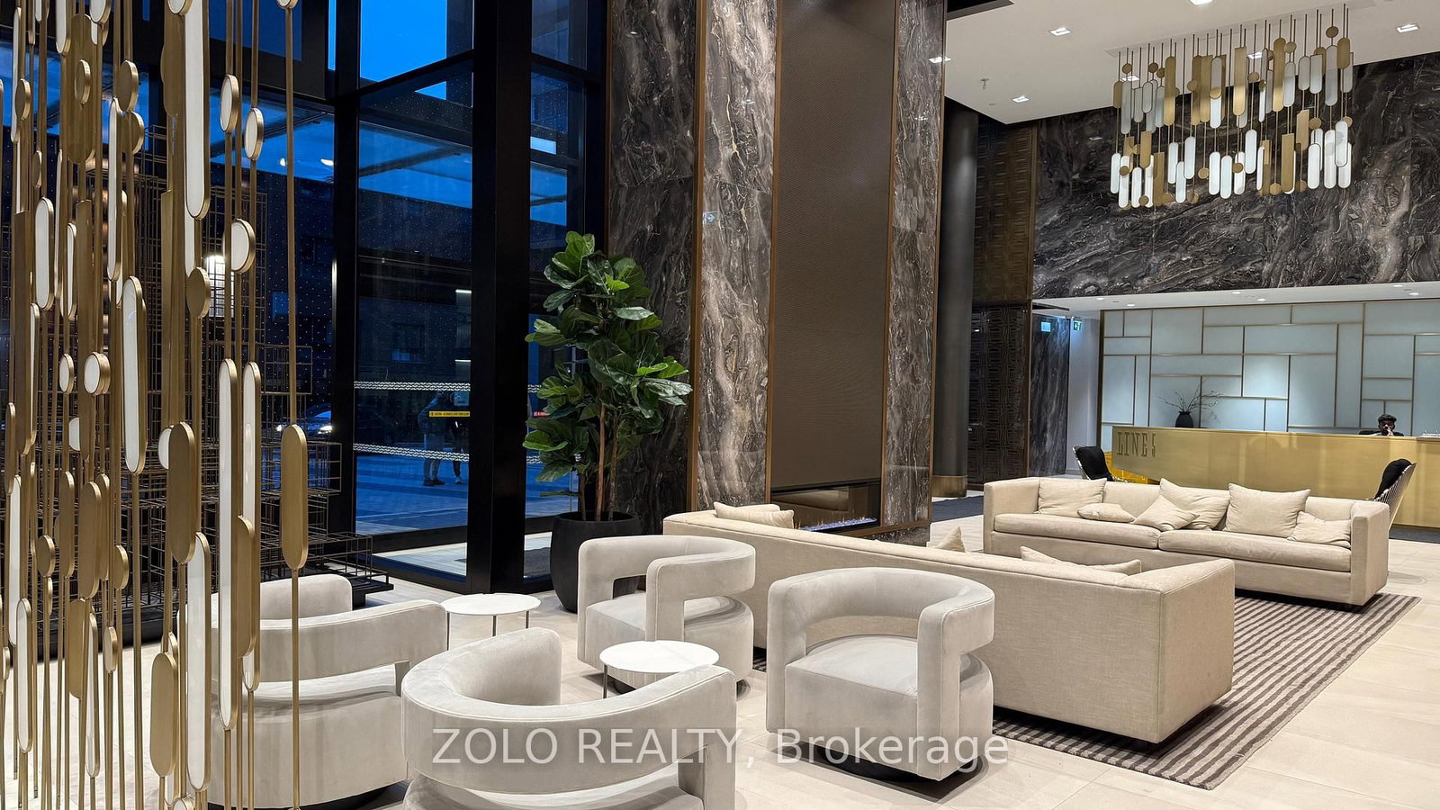 117 Broadway Avenue S, Unit 3513 - Photo 4