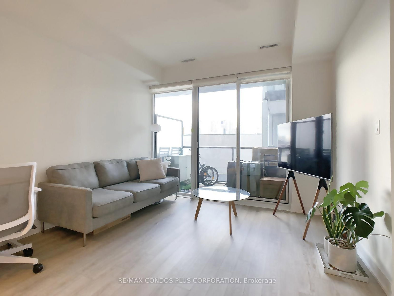 576 Front Street W, Unit 1519 - Photo 2