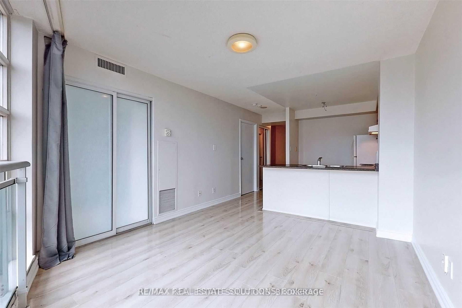 650 Queens Quay W, Unit 1119 - Photo 6