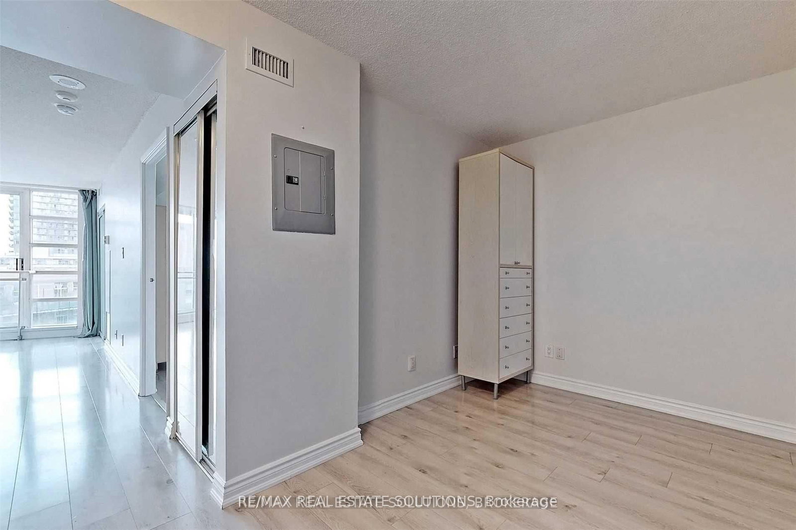 650 Queens Quay W, Unit 1119 - Photo 9