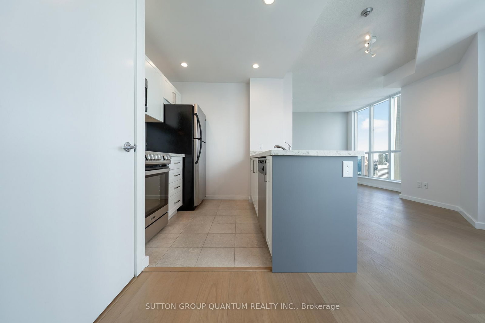 208 Queens Quay W, Unit 3512 - Photo 6