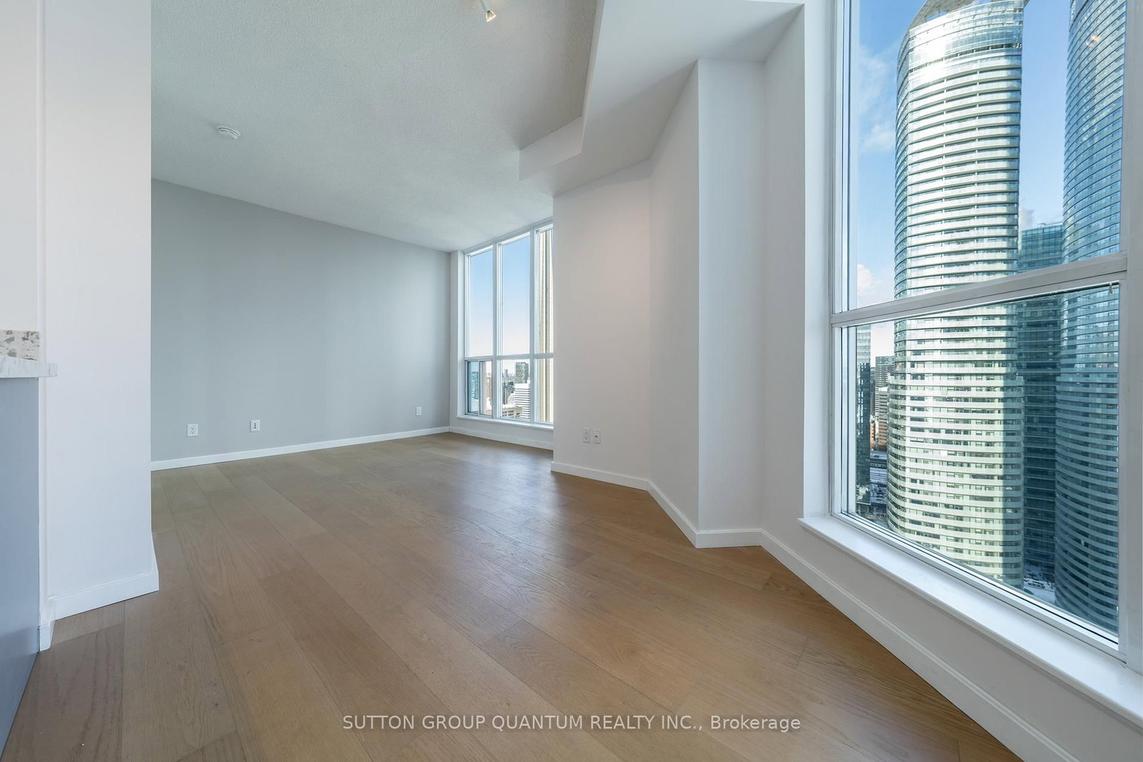 208 Queens Quay W, Unit 3512 - Photo 7